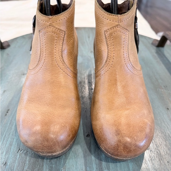 Dansko Tan Leather Ankle Boots – Size 39 (US 8.5–9) Comfort Wedge Booties - Picture 9 of 14